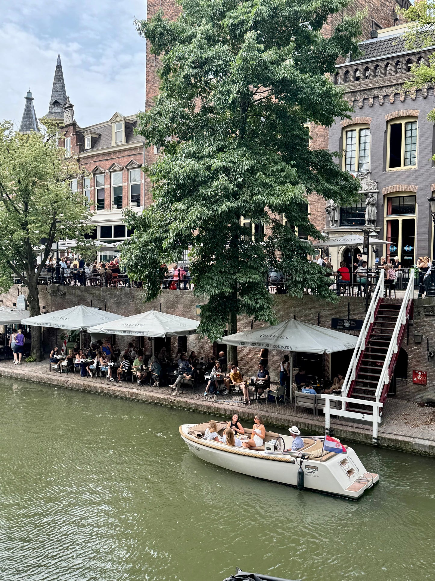 Boat Tour 2 - The Eight of Utrecht - Champagne Pour Tout