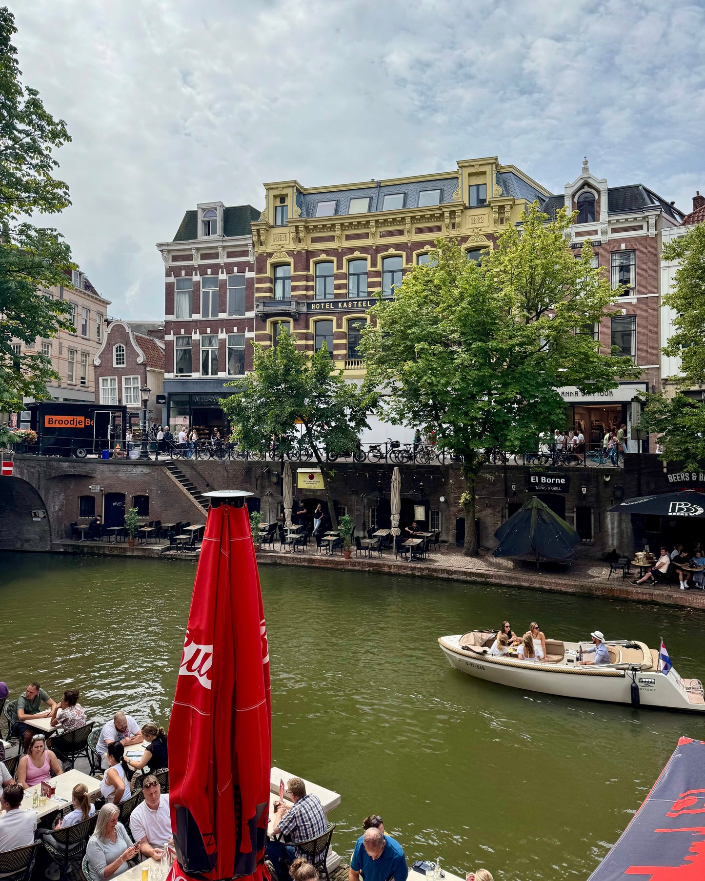 Boat Tour 2 - The Eight of Utrecht - Champagne Pour Tout