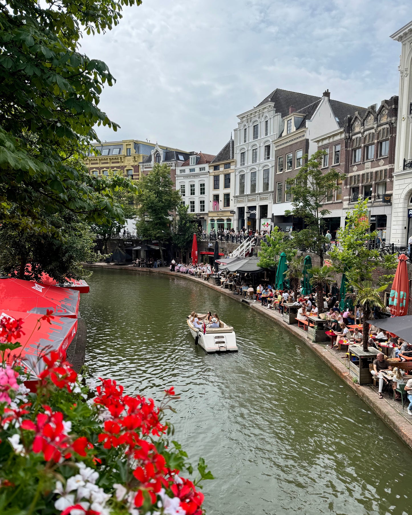 Boat Tour 2 - The Eight of Utrecht - Champagne Pour Tout