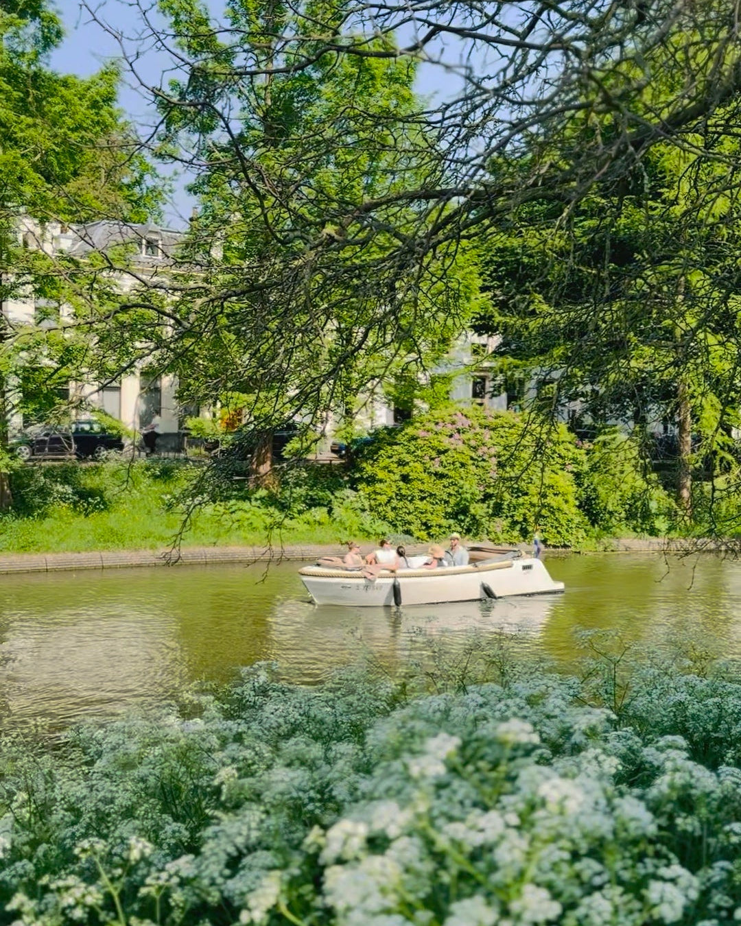Boat Tour 2 - The Eight of Utrecht - Champagne Pour Tout
